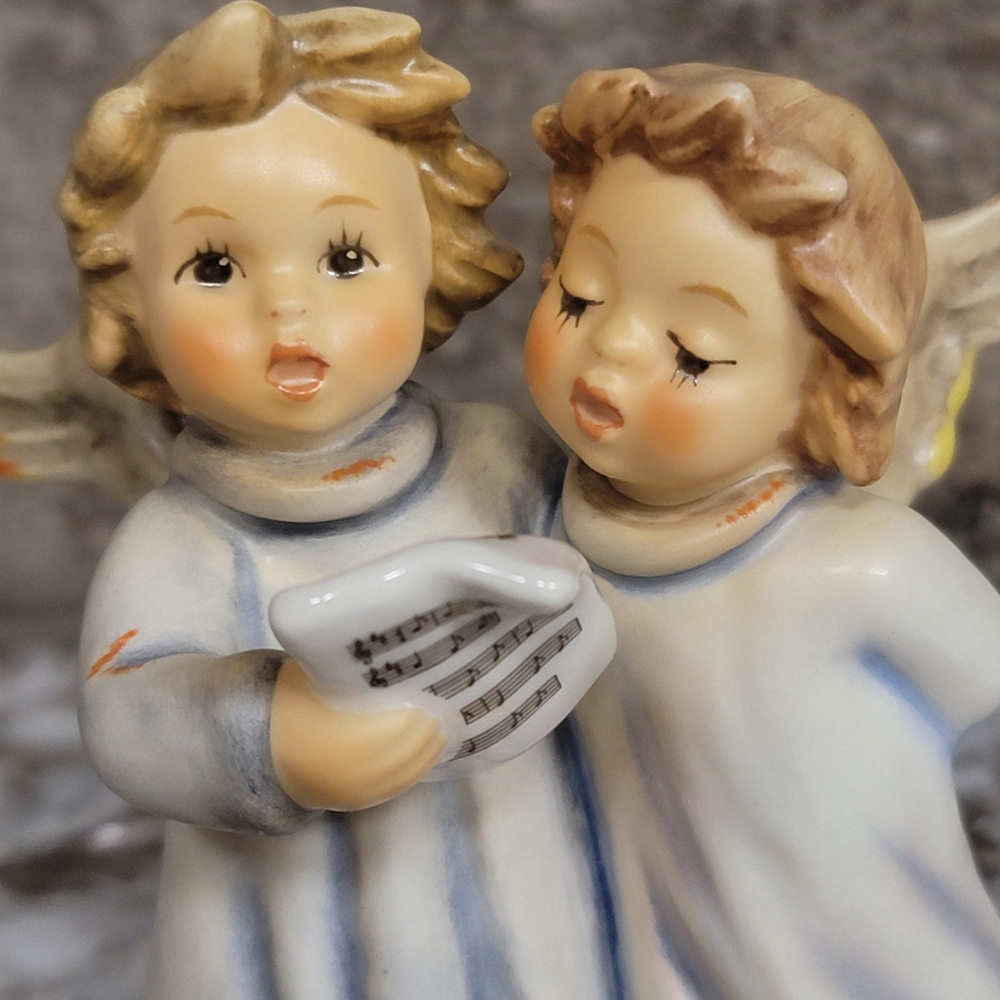 Heaven & Nature Sing Hummel Angel Figurine in Cream and Blue - Picture 2 of 5